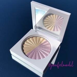 ๐ NWT Retrograde Highlighter by Ofra!๐
